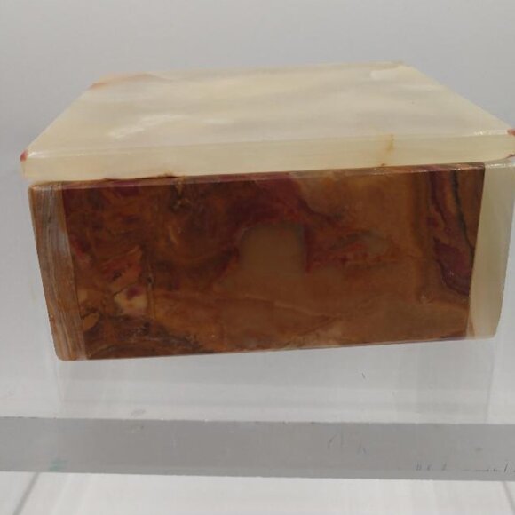Onyx Box with Lid - 4" x 4" - Picture 2 of 10